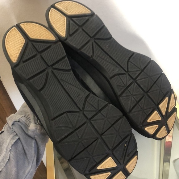 Nike women’s athletic training shoes size 9 - Picture 11 of 11